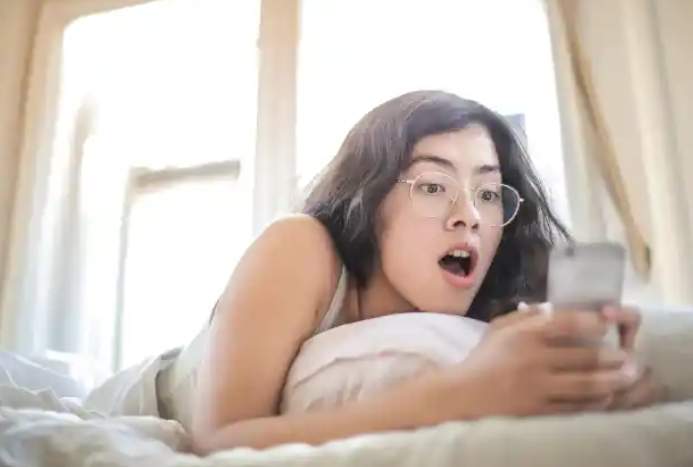 Wife Suspicious After Husband Has Lunch With Mother-In-Law Every Week, Finds Incriminating Text Messages-11